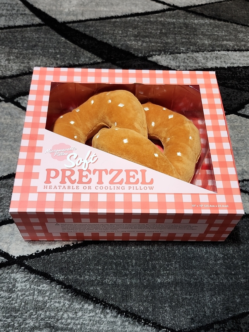 SOFT PRETZEL SHAPED HOT/COLD PLUSH PILLOW 10"X10"